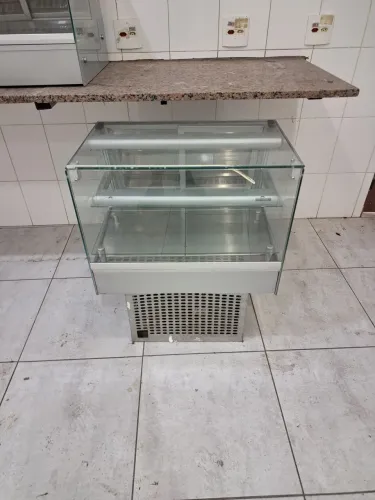 2 Vitrines Ingecold - Refrigerada + Aquecida - 220V