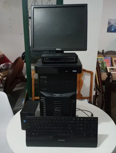 Servidor Dell PowerEdge T310 Completo | Monitor Dell + Switch TP-Link