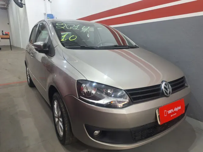 Volkswagen Fox 1.0 MI Total Flex 8V 5P 2014
