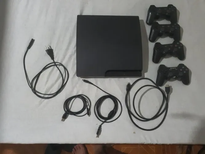 PlayStation 3 Slim 160GB Completo + 4 Controles + HDMI