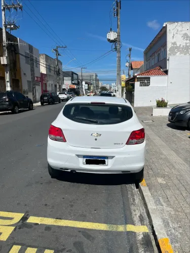 Chevrolet Onix Hatch LT 1.0 8V Flex Power Mec. 4P 2015