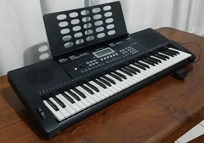 Teclado Ronald Revas<br>R$1000, estou aberto a negociações