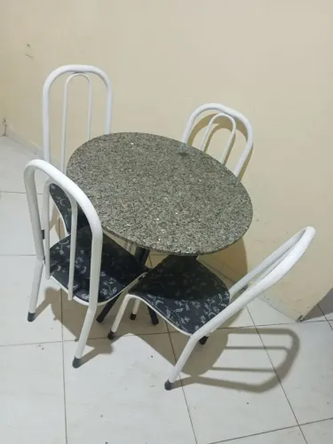 mesa redonda faço entrega imediata e acerta cartão