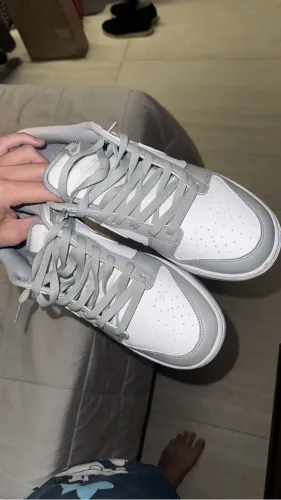 NIKE DUNK LOW CINZA & BRANCO