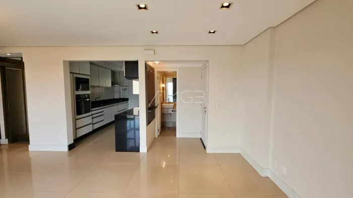 Apartamento mobiliado à venda no Mansões Santo Antônio Campinas/SP
