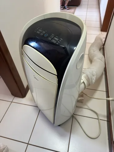 Vende-se ar condicionado portátil MIDEA 10 mil btus voltagem 127v