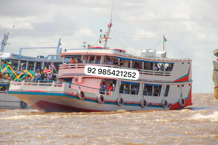 Linda ferry boat 92 passageiros 