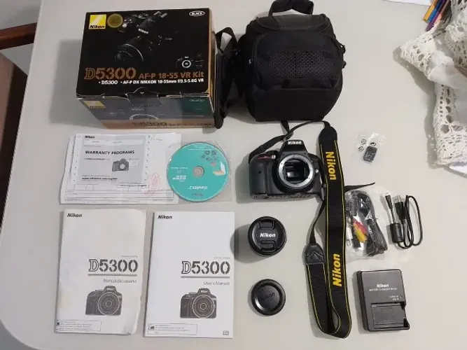 Câmera D5300 NIKON semi nova