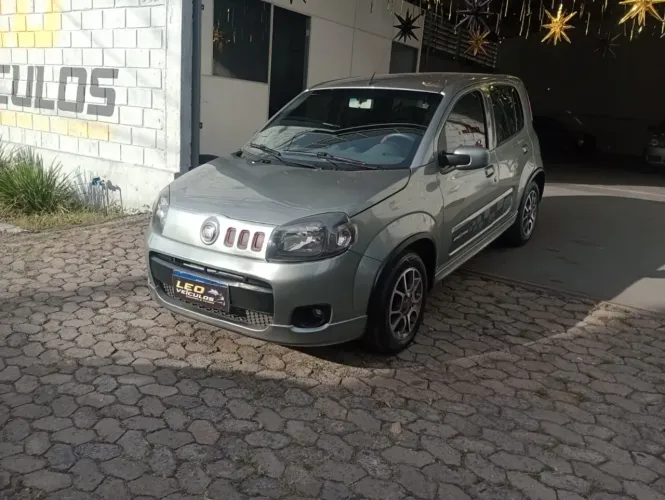 Fiat Uno Sporting 1.4 EVO Fire Flex 8V 4P 2012