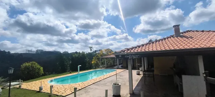 Chácara Locação 3 Dormitórios Piscina e fundo para a Represa Jambeiro - Canaã 1 - - 5.000