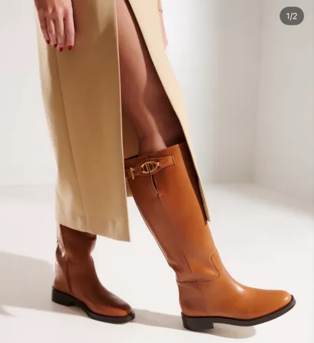 Bota Luiza Barcelos 