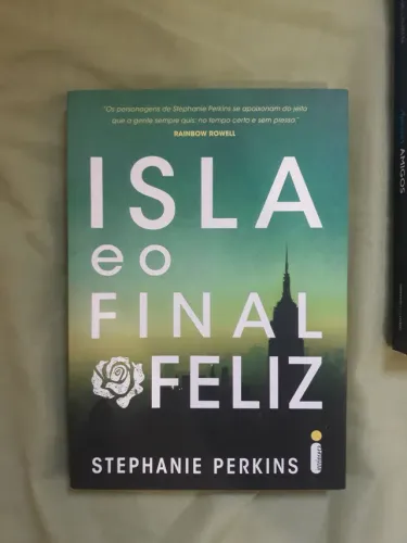 Livro Isla e o final feliz 