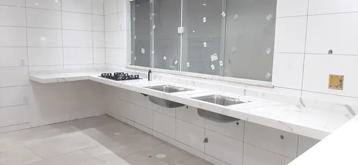 Porcelanato esculpido.