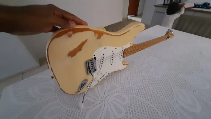Cort strato  Upgrade  caps Fender JH 69