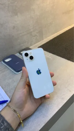 iPhone 13 starlight