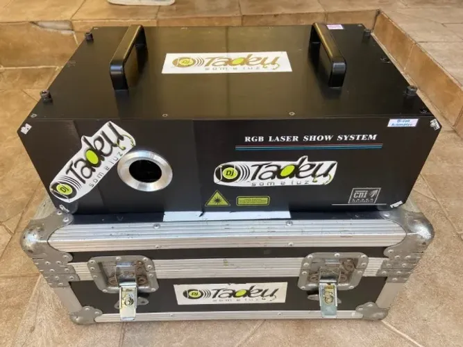 Laser Rgb 3 Watts Com Ilda, E Maleta Case Bi Volt Automatico