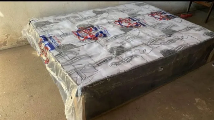 Promoção somente hoje 550,00 Cama box casal conjugada com colchão