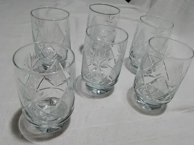 Copos de cristal Hering lapidados antigos