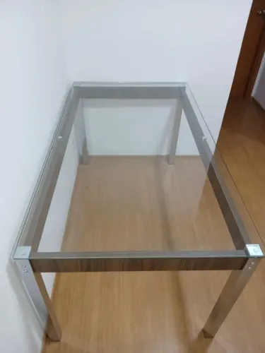 Mesa Para Sala de Jantar ou Cozinha com Tampa de Vidro Temperado - 1,60 x 0,90 cm