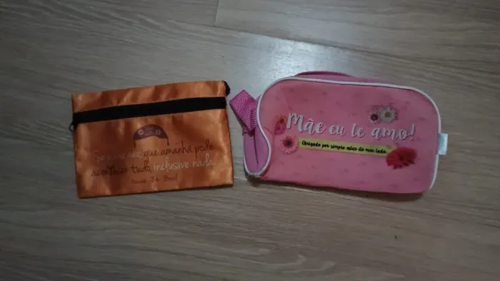 Lote com 2 Necessaries