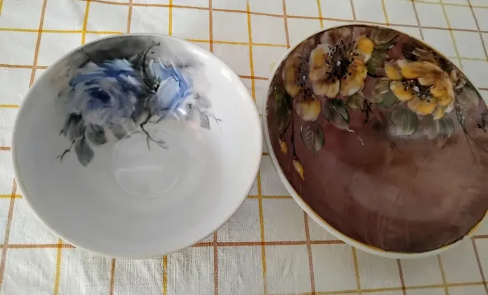 2 cumbuquinhas em porcelana pintada à mão 