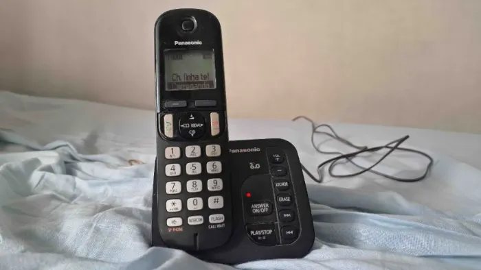 Vendo Telefone sem fio Panasonic com secretaria eletrônica Mol Nº: KX-TGC220LB