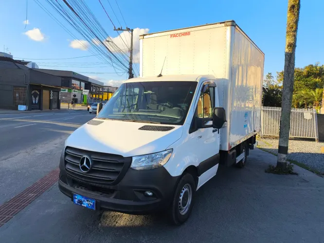Mercedes 315 Sprinter truck longo 2024