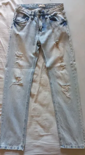 Calça jeans Destroyed tamanho 14 anos
