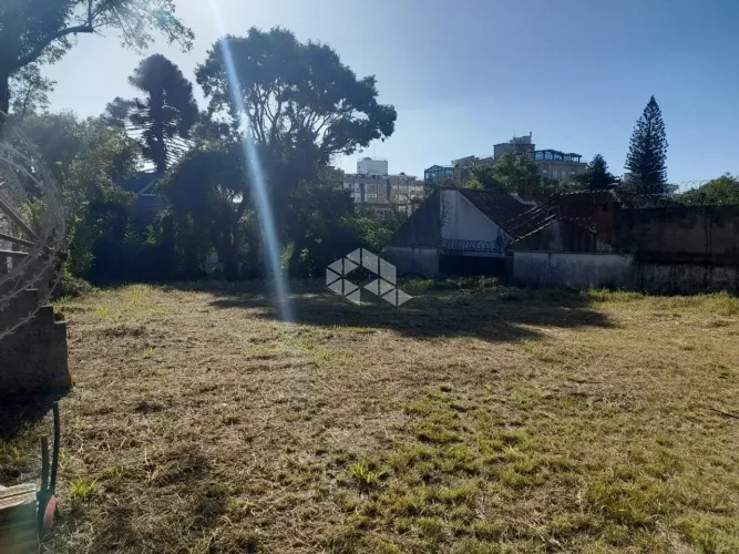 Excelente terreno de esquina com 525 m², bem localizado em região não alagada