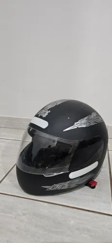 Capacete