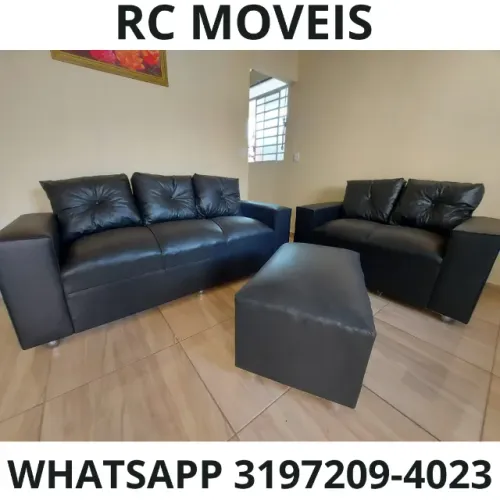 Conjunto de Sofá 3 e 2 Lugares com Puff em Couro Sintético - Conforto e Elegância!
