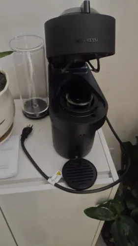 Cafeteira Nespresso Vertu POP+ NOVA