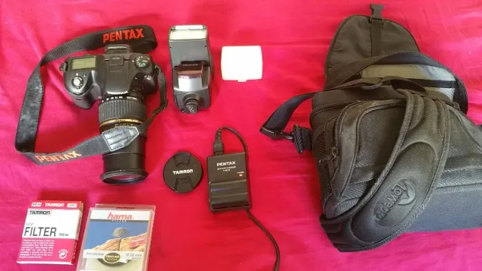 Câmera digital SLR PENTAX K10D 10.2MP com Kit COMPLETO de acessórios