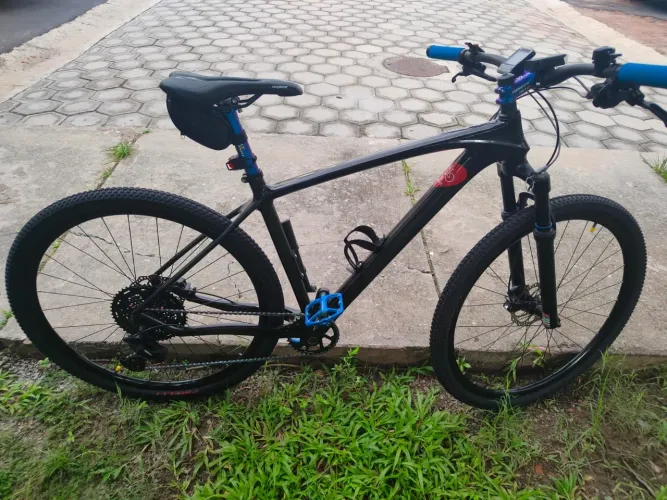 Mountain Bike Aro 29 - toda em fibra de carbono