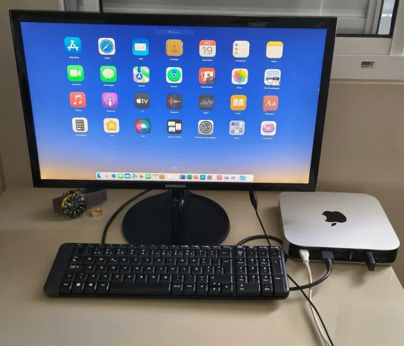 Mac Mini (final 2014) i5, HD 240GB SSD + acessórios 