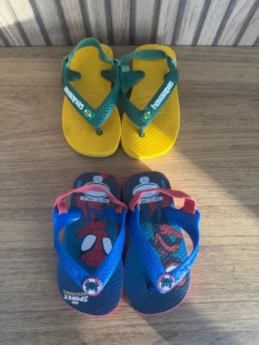 Kit 2 chinelos Havaianas infantil | Tamanhos 19 e 21