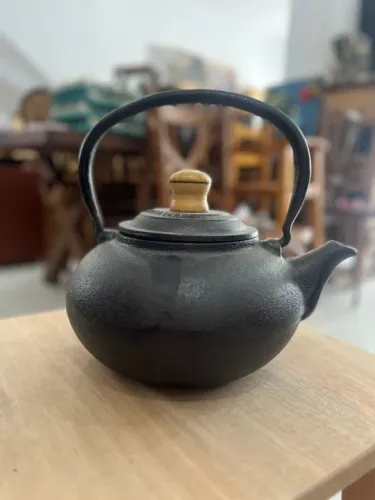 Chaleira de ferro fundido
