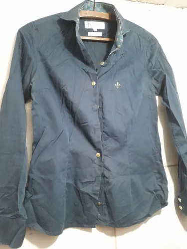 Camisa social feminina azul marinho - Elegância e estilo