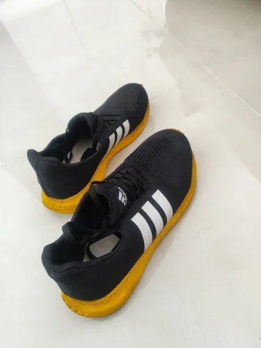 Tênis Adidas