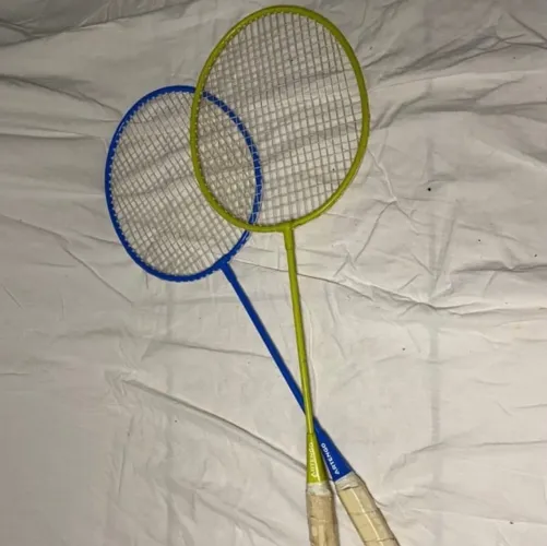 Kit com 2 Raquetes de Badminton Artengo  