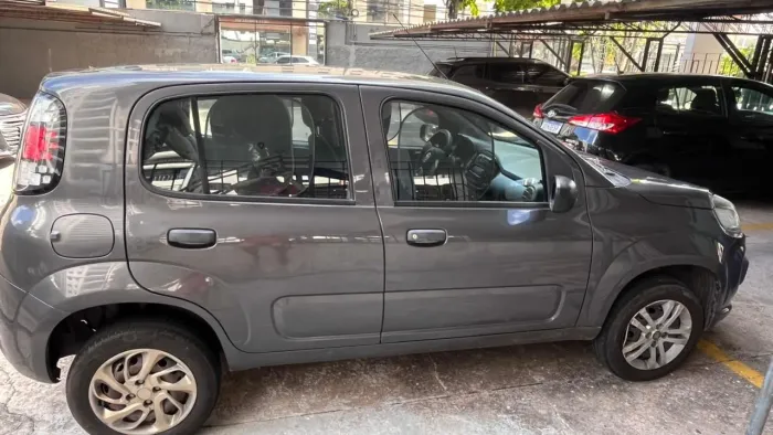 Fiat Uno Attractive 1.0 EVO Fire Flex 8V 5P 2021