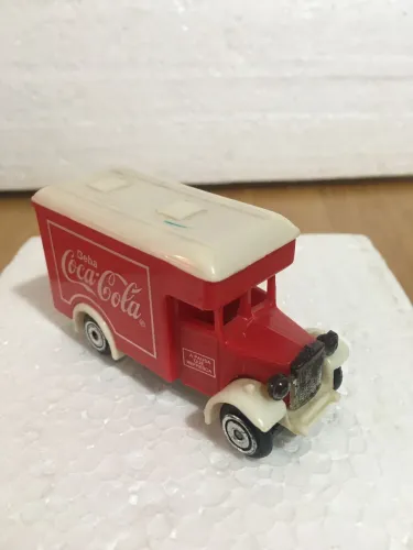 Caminhão Antigo Coca Cola miniatura