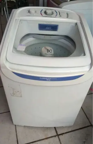 VENDO MAQUINA DE LAVAR ROUPAS ELECTROLUX 15 KG