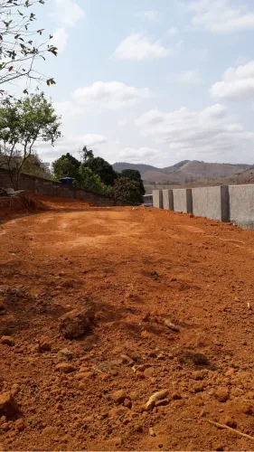 ?TERRENO TOTALMENTE ESTRUTURADO ?