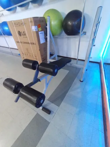 Equipamento de SUPINO DECLINADO.