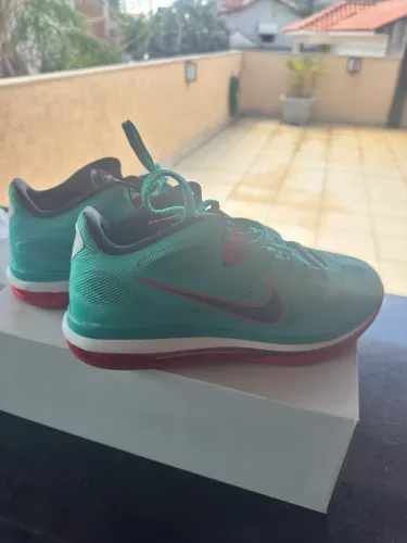 Tênis nike número 42 lebron 