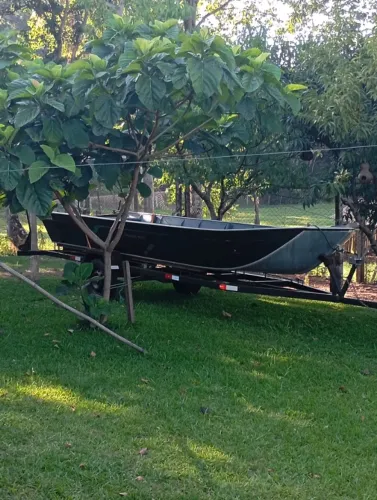 Barco novinho com reboque TRAIRA 6.000