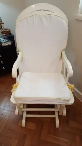 CADEIRA DE AMAMENTAR