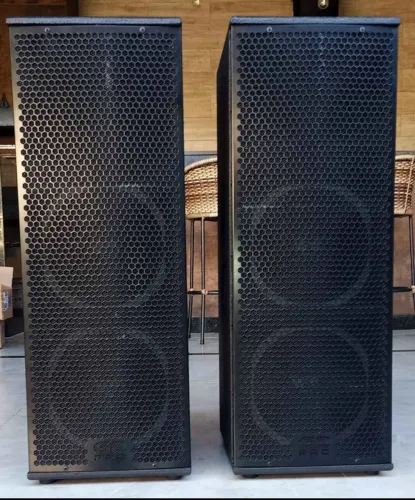 Par de LINE 210 + 2 T.I ATIVOS 1000 Wats RMS 