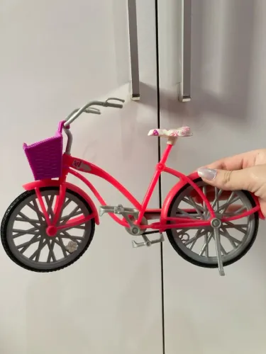 Boneca barbie com bicicleta 